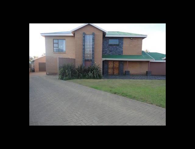 5 BEDROOM HOUSE FOR SALE IN LADYBRAND